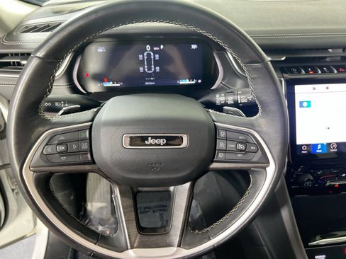 Used 2022 Jeep Grand Cherokee Limited AWD/4WD image 11