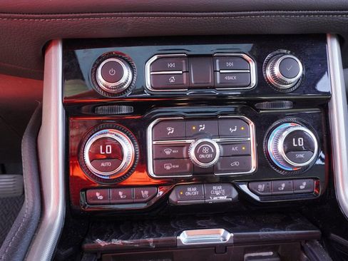 Certified 2021 GMC Yukon Denali w/ Denali Premium Package image 19