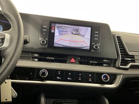 Used 2025 Kia Sportage LX FWD image 20