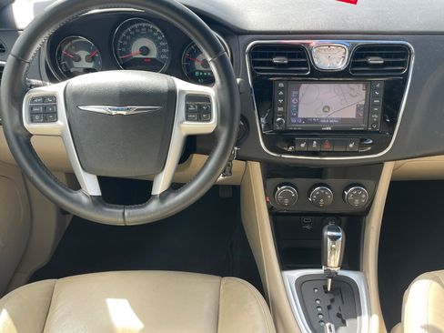 Used 2012 Chrysler 200 Limited FWD image 19
