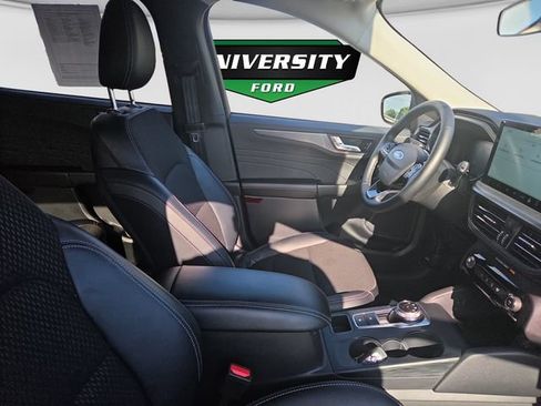 Used 2025 Ford Escape SE FWD image 25