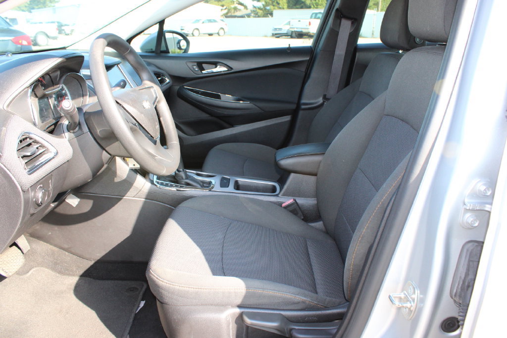 Used 2017 Chevrolet Cruze LS FWD image 8