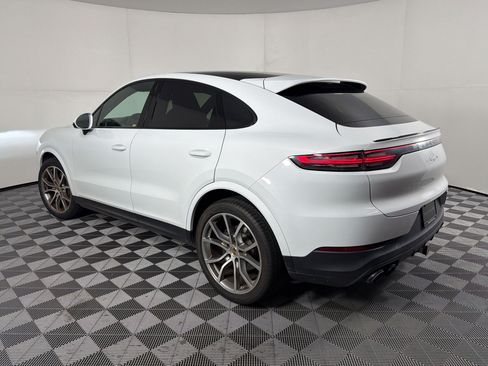 Certified 2023 Porsche Cayenne Coupe AWD/4WD image 3