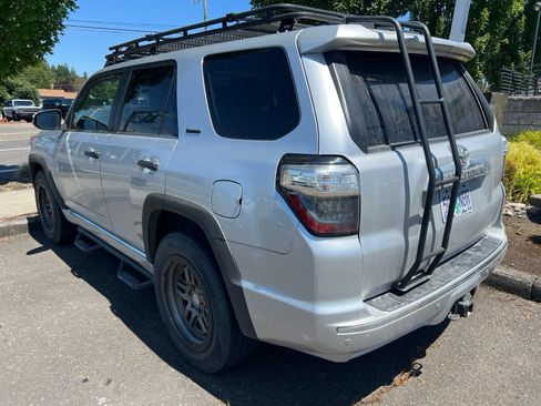 Used 2018 Toyota 4Runner Limited AWD/4WD image 6