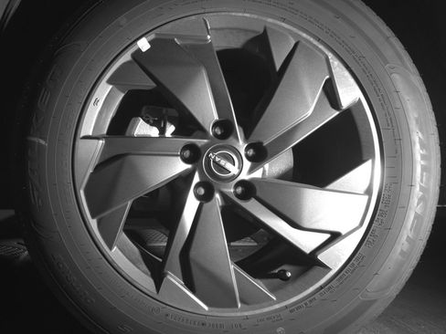 Used 2025 Nissan Rogue SV FWD image 12