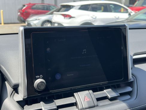 Used 2024 Toyota RAV4 LE FWD image 17