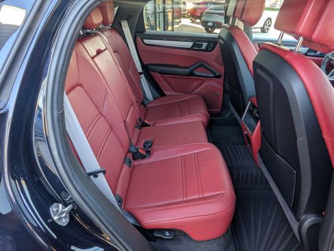 Certified 2023 Porsche Cayenne Coupe image 24