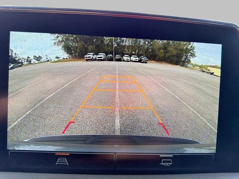 Used 2024 GMC Yukon SLT image 23