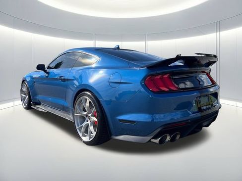 Used 2020 Ford Mustang Shelby GT500 w/ Technology Package RWD image 3