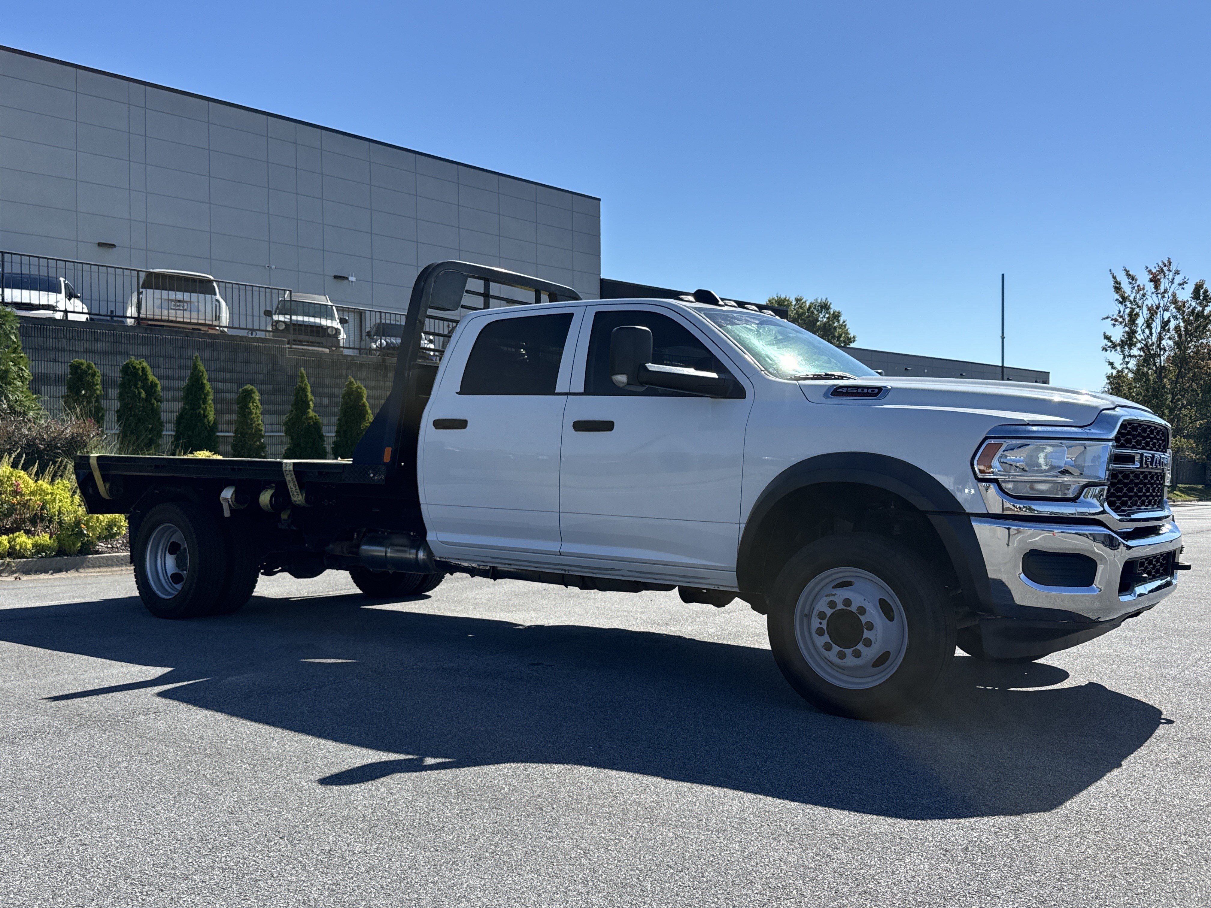 Used 2020 RAM 4500 Tradesman w/ Chrome Appearance Group RWD image 2