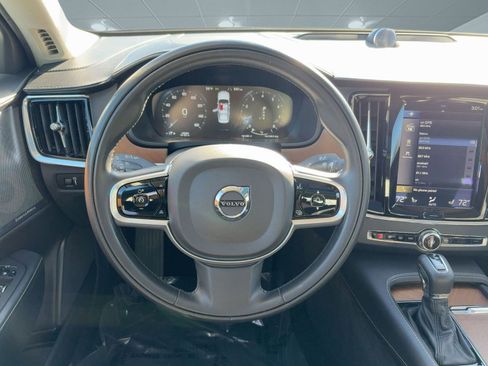 Used 2018 Volvo S90 T6 Inscription image 26