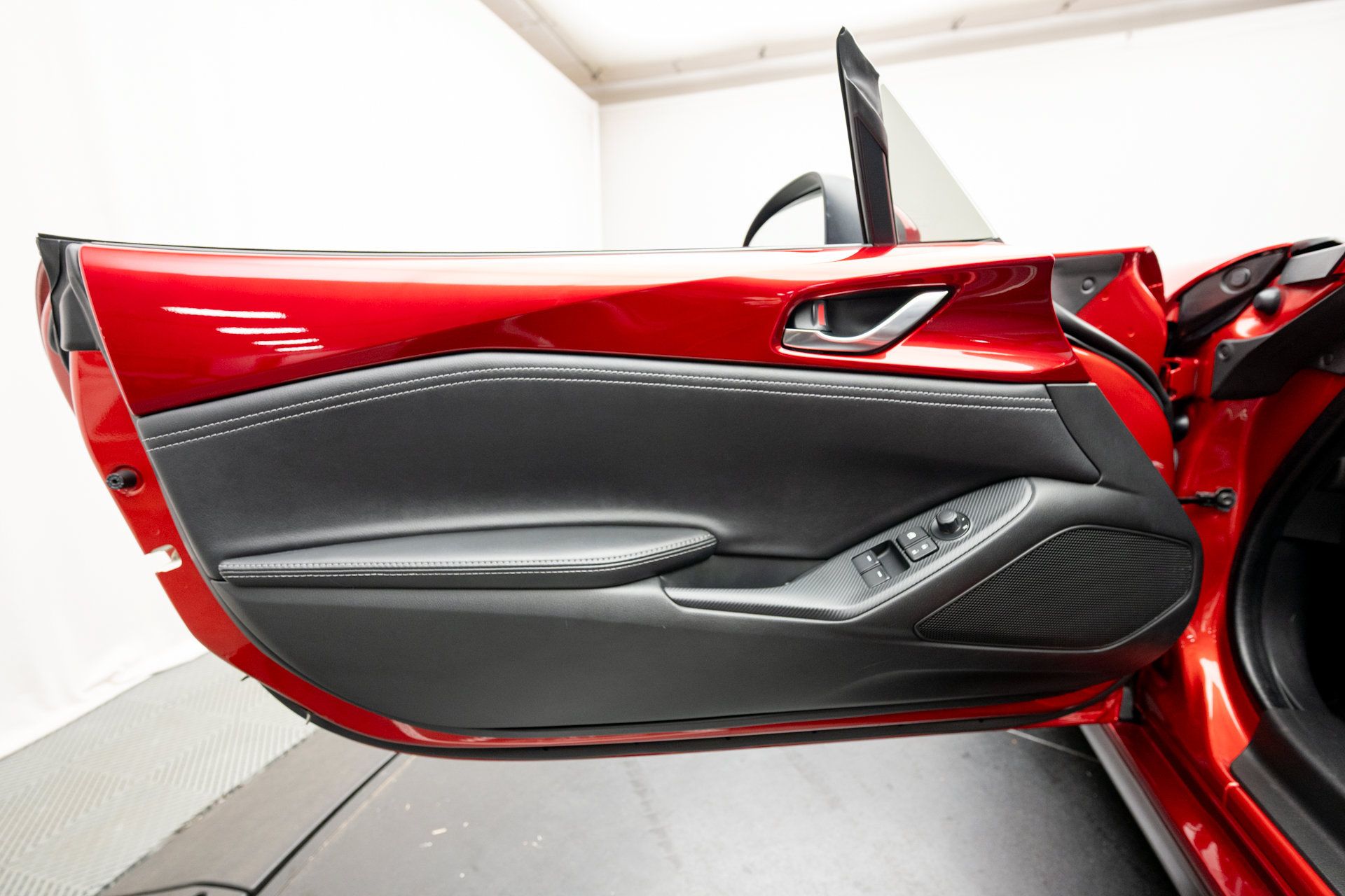 Used 2024 MAZDA MX-5 Miata RF Grand Touring RWD image 23