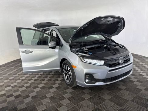 Certified 2025 Honda Odyssey EX-L image 15