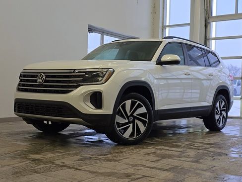 New 2026 Volkswagen Atlas SE image 2