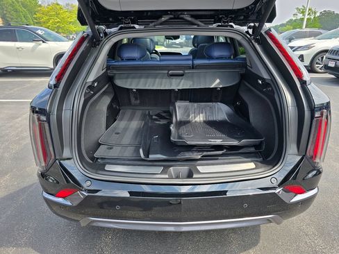 Certified 2025 Cadillac Optiq Sport 2 w/ LPO, Floor Liner Package AWD/4WD image 26