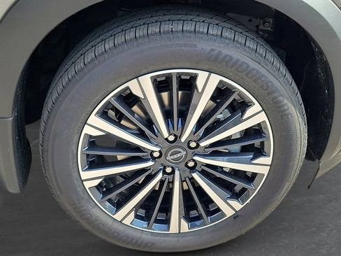 New 2026 Nissan Pathfinder Platinum FWD image 8