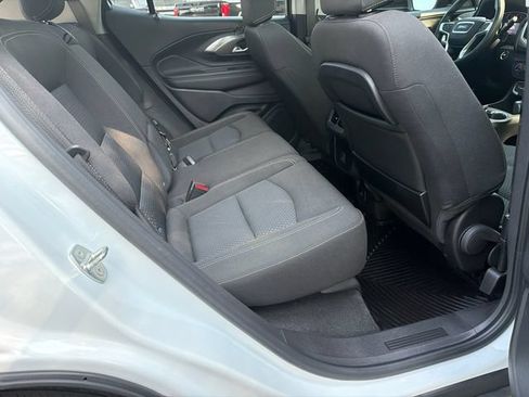 Used 2023 GMC Terrain SLE w/ Driver Convenience Package FWD image 15