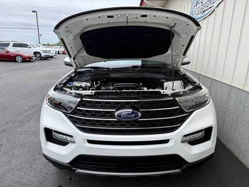 Used 2021 Ford Explorer XLT w/ Equipment Group 202A AWD/4WD image 8