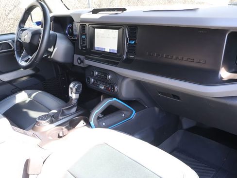 Used 2022 Ford Bronco Black Diamond image 38