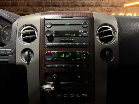 Used 2006 Lincoln Mark LT 4x4 image 8