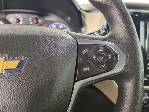 Used 2022 Chevrolet Traverse LS FWD image 32