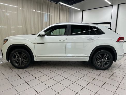 Used 2021 Volkswagen Atlas Cross Sport SE image 10