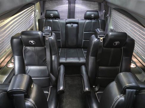 Used 2018 GMC Savana 2500 Extended w/ Enhanced Convenience Package RWD image 15