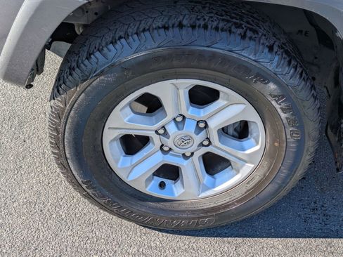 Used 2022 Toyota 4Runner SR5 Premium w/ Moonroof Package image 13