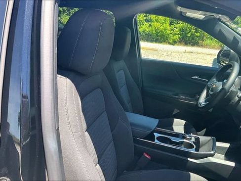 Used 2026 Chevrolet Equinox LT FWD image 7