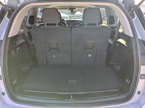 Used 2023 Jeep Grand Cherokee L Laredo image 13