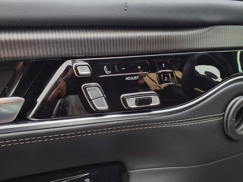 Used 2023 Jeep Grand Wagoneer Series II image 30