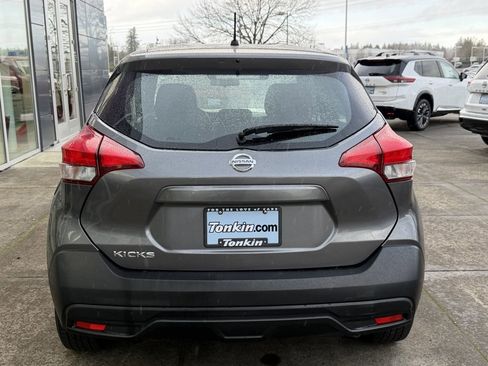 Used 2018 Nissan Kicks S image 6