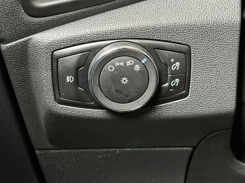 Used 2021 Ford EcoSport SE w/ SE Convenience Package image 30