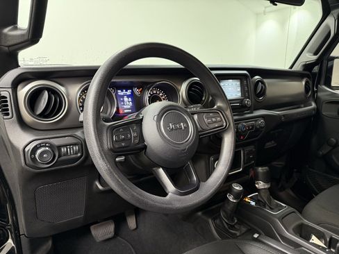 Used 2019 Jeep Wrangler Unlimited Sport image 12