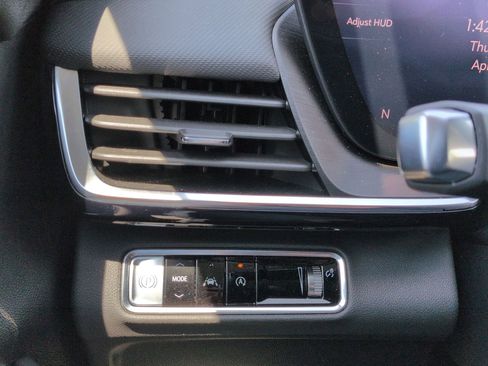 Used 2025 Buick Envision Preferred AWD/4WD image 18