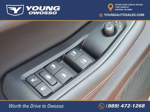 Used 2025 Jeep Grand Cherokee Limited w/ Trailer Tow Package AWD/4WD image 23