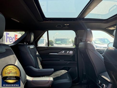 Used 2025 Ford Explorer ST w/ Sun And Sound Package AWD/4WD image 16