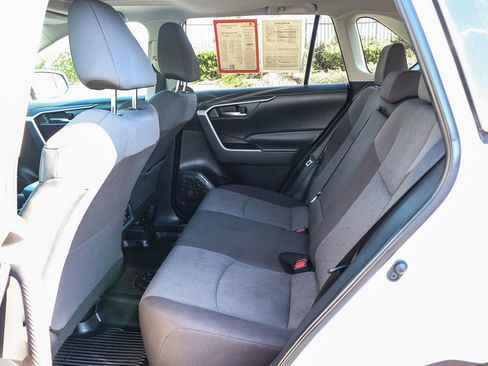 Certified 2022 Toyota RAV4 XLE w/ Convenience Package FWD image 21