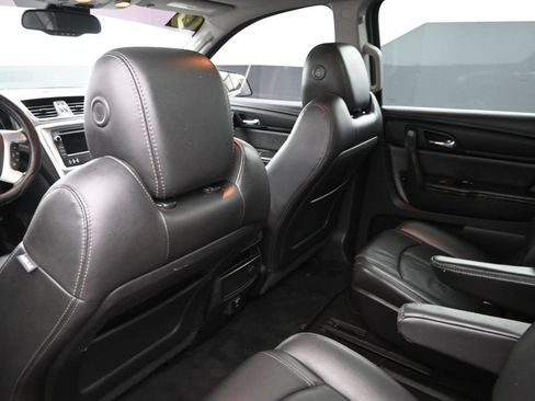 Used 2016 GMC Acadia SLT w/ Open Road Package FWD image 18
