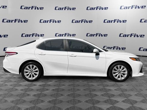 Used 2019 Toyota Camry LE FWD image 7