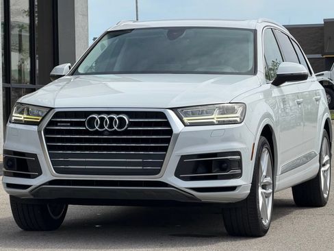 Used 2017 Audi Q7 3.0T Prestige AWD/4WD image 4