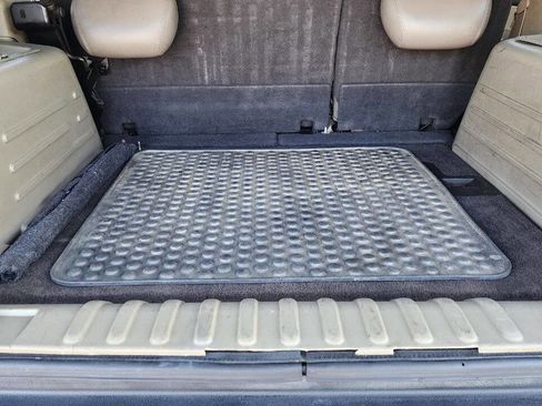 Used 2003 HUMMER H2 w/ Preferred Equipment Group image 32