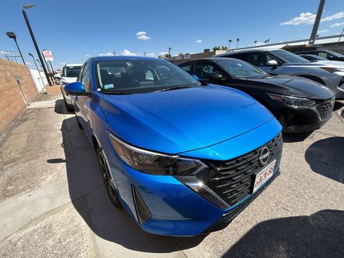 Used 2025 Nissan Sentra SV FWD image 8