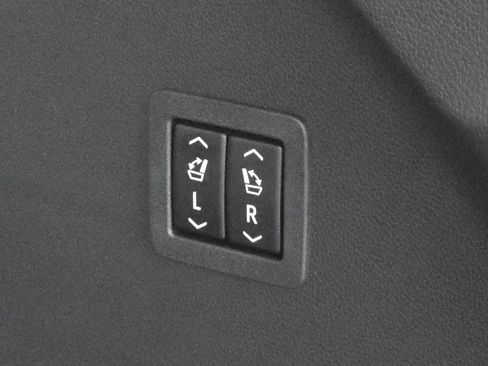 Used 2024 Buick Enclave Avenir image 20