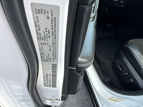 Used 2023 Jeep Grand Cherokee L Laredo RWD image 23