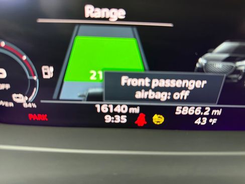 Used 2024 Audi Q4 e-tron Premium Plus w/ Premium Plus image 17