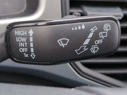 Used 2021 Volkswagen Atlas SE image 26