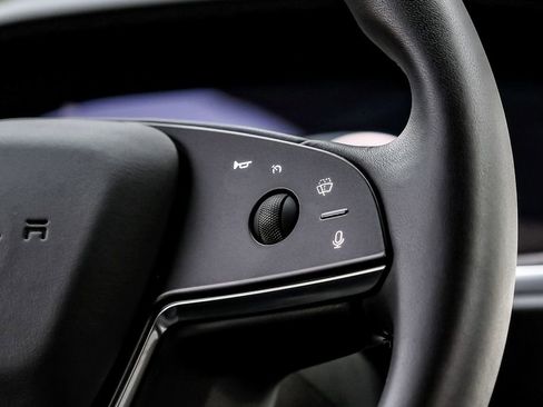 Used 2022 Tesla Model S Base image 17