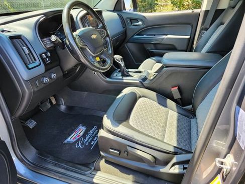 Used 2022 Chevrolet Colorado Z71 AWD/4WD image 9