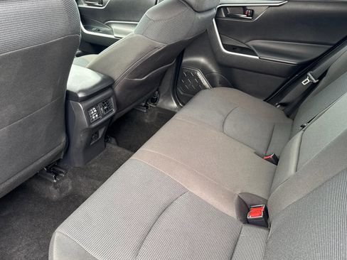 Used 2025 Toyota RAV4 LE image 27
